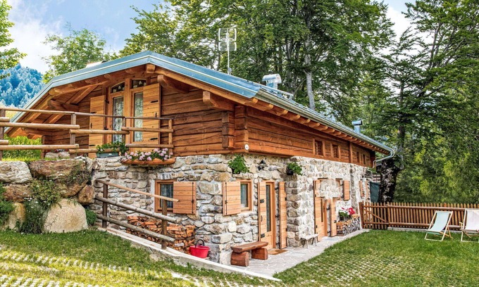 Borgo Valsugana House | Stunning private villa for 6 guests with WIFI, TV, patio, pets allowed and panoramic view