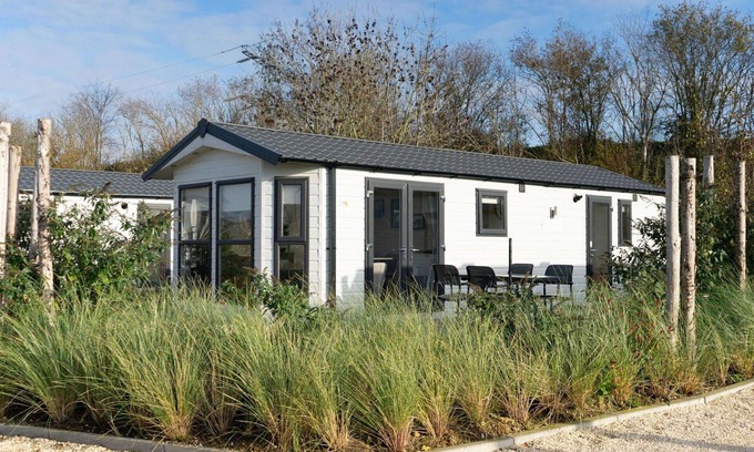 Linden House | Stunning private villa for 4 guests with WIFI, TV and terrace