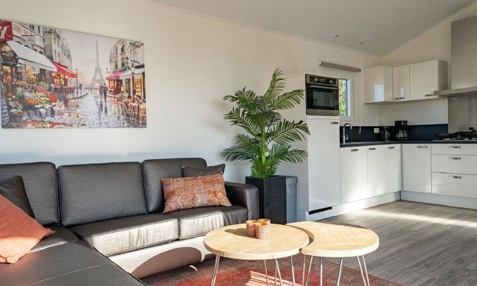 Linden House | Stunning private villa for 4 guests with WIFI, TV and terrace