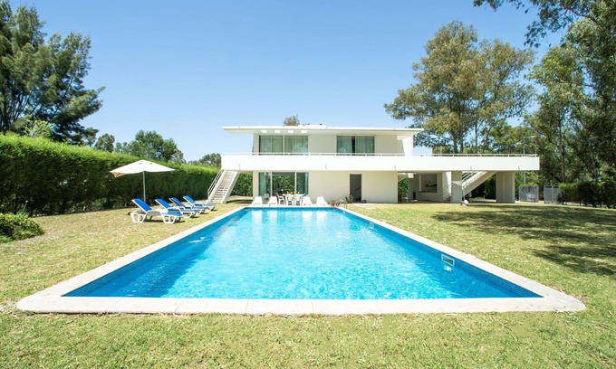 Penina House | Stunning private villa for 6 guests with A/C, private pool, WIFI, TV, terrace and parking