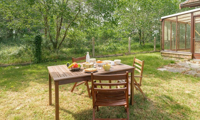 Mimizan House | Stunning private villa for 3 guests with WIFI, TV, terrace and pets allowed