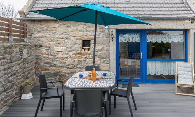 Santec House | Stunning private villa for 2 people with TV, terrace and parking
