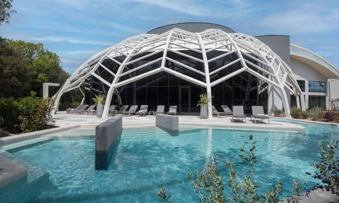 Bale House | Stunning private villa with WIFI, private pool, A/C, hot tub, TV, terrace and pets allowed