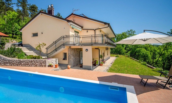 Klana House | Stunning private villa with A/C, WIFI, private pool, TV, terrace, pets allowed and panoramic view