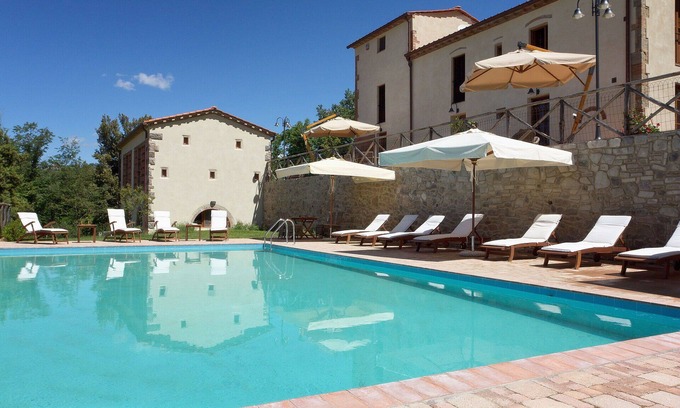 Palaia Villa | Stunning private villa for 12 guests with A/C, WIFI, private pool, TV, patio and panoramic view