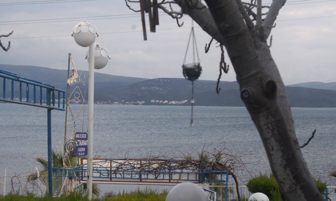 Gulbahce Mahallesi House | Stunning Property Located on the Beach Front