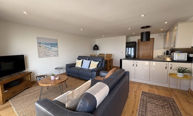 Seaton Apartment | Stunning Sea Views from this Cosy 1 Bedroom Apartment