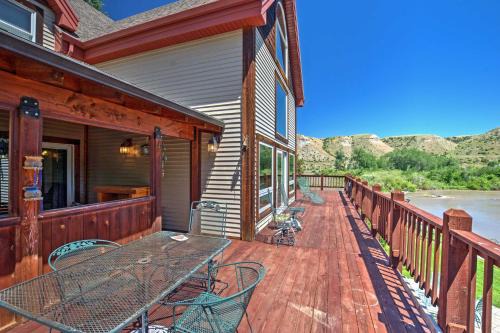 Edgar House | Stunning Silesia Home Furnished Deck and River View