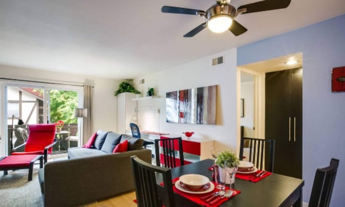 Glenwood Grove - North Iris Condo | STUNNING, Top-Shelf Suite Retreat!