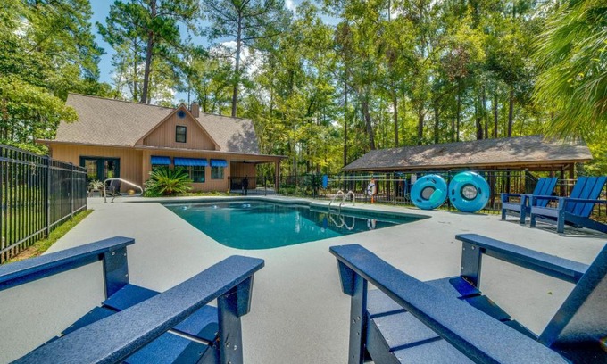Valdosta House | Stunning Valdosta A-Frame Home with Private Pool!