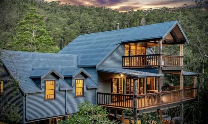 Uki House | Stunning views and total privacy. Summer pool and winter fire.