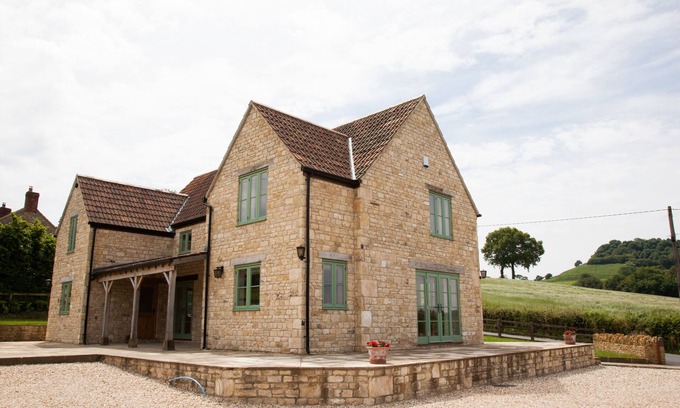 Dursley Cottage | Stunning views, great location, lovely outdoor space, 1 small dog welcome.
