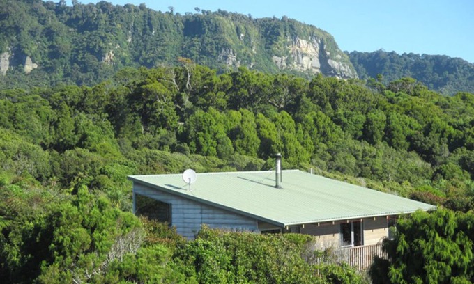 Punakaiki House | Stunning views of the Parinui