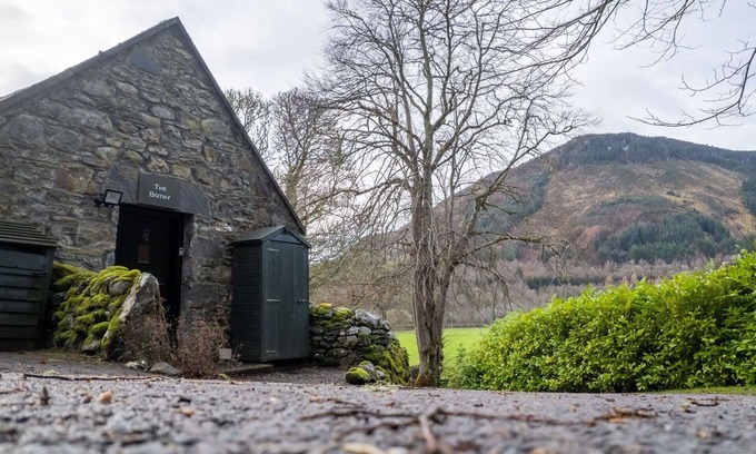 Invermoriston House | Stunning villa for 2 people with WIFI and parking