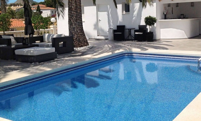 La Colina House | Stunning villa for 4 guests with private pool, WIFI, A/C, TV, terrace, pets allowed and parking