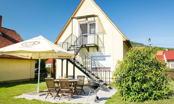 Badacsonytomaj House | Stunning villa for 4 people with A/C, WIFI, TV, balcony and parking