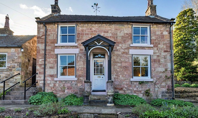 Tunstall House | Stunning villa for 6 people with WIFI and parking
