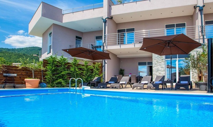 Mihotici House | Stunning villa for 8 guests with private pool, WIFI, A/C, TV, terrace and parking