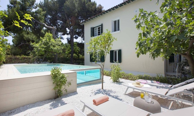 Glyfada Villa | Stunning “Villa 1951” in Glyfada, 300m from the beach