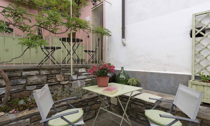 Diano Arentino House | Stunning villa for 4 people with WIFI, TV, balcony, pets allowed and parking