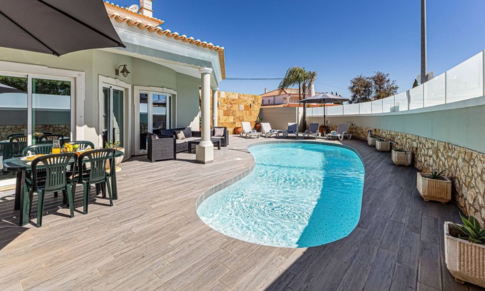 Sesmarias Villa | STUNNING VILLA WITH PRIVATE POOL AND CLOSE TO THE BEACH!