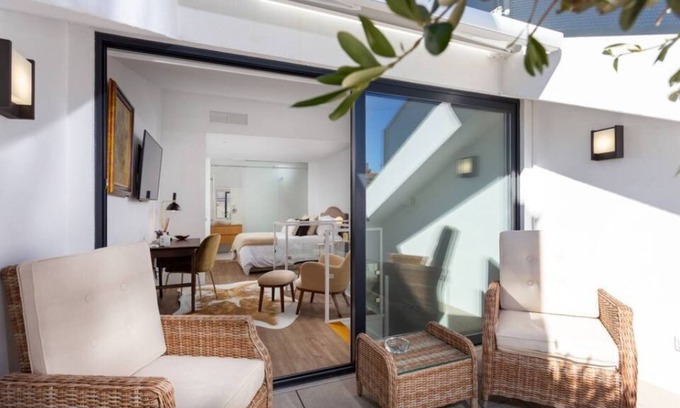 Lisbon Old Town Apartment | Stupendo-3br-suite & Terrace- Center- A/conditioning