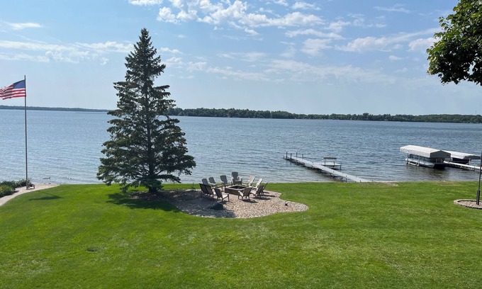 Alexandria House | Stupendous Lake Ida Home on the Water and close to Carlos Creek Winery. Lic2061