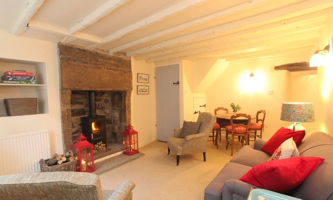 Ashford-in-the-Water Cottage | Style and Comfort - Welcome to The Bobbin