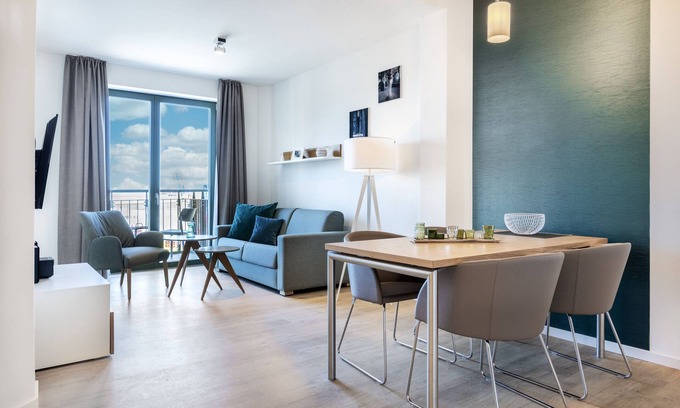 Wismar Apartment | Stylisches Hafenapartment mit Balkon, Wlan, Saunanutzung und Tollem Hafenblick