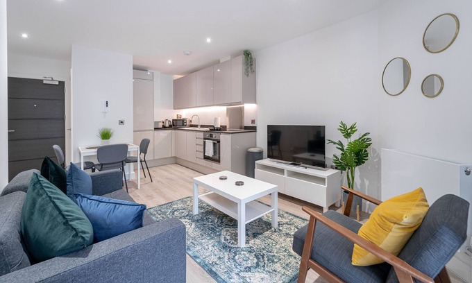 Barnt Green Apartment | Stylish 1 bed apartment in Central Solihull