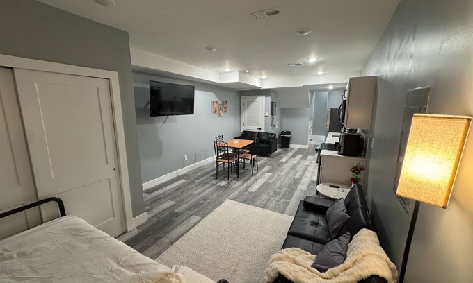 Belmont Apartment | Stylish 1-Bedroom Escape – Comfort & Convenience, Sleeps 3