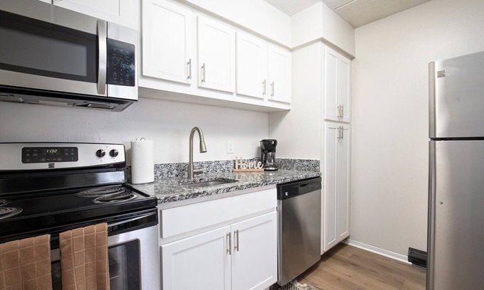 South Orange Apartment | Stylish 1 Bedroom with Free Parking!