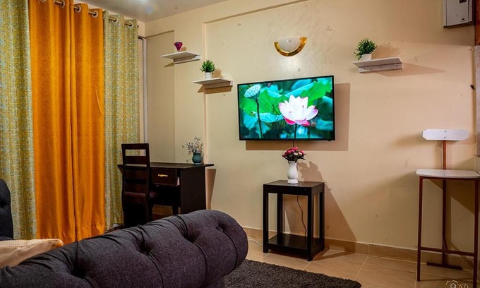 Kisumu Apartment | STYLISH 1BR APARTMENT IN KISUMU: FAST WI-FI, NETFLIX, SECURE PARKING