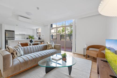 Camperdown Apartment | Stylish 2-Bed Apartment with Pool in Camperdown