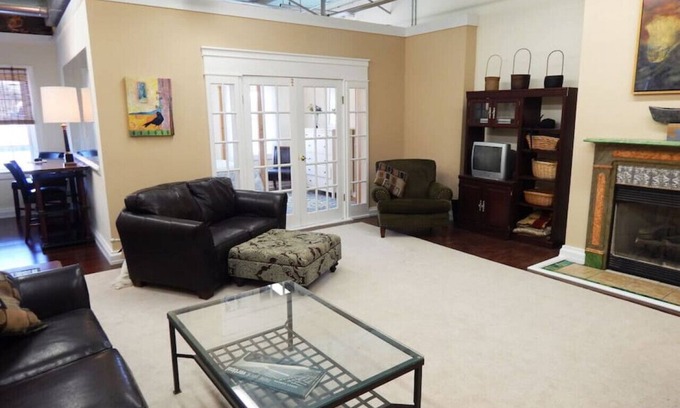 Salisbury Apartment | Stylish 2 bedroom 1 bath with riverfront views close to dining and downtown