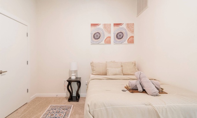 Charlotte Apartment | Stylish 2-Bedroom Apt in Charlotte with Free Parking