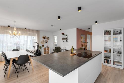 Laugardalur Apartment | Stylish 3BR Apartment