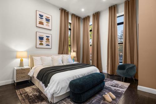 East Harlem Apartment | Stylish 3BR Designer Home in Harlem with Parking