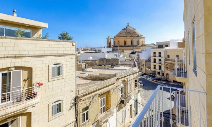 Mosta Apartment | Stylish 3BR home with private Balconies in Mosta