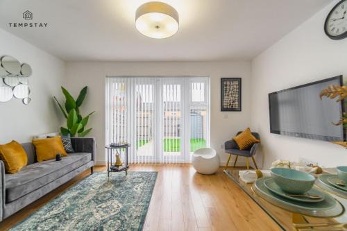 Reading House | STYLISH 4 BED FAMILY HOME AT MADEJSKI, READING UNIVERSITY