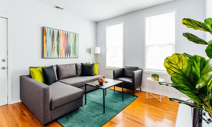 Logan Square Apartment | ❤️ Stylish and Cozy 2BR in Logan Square!