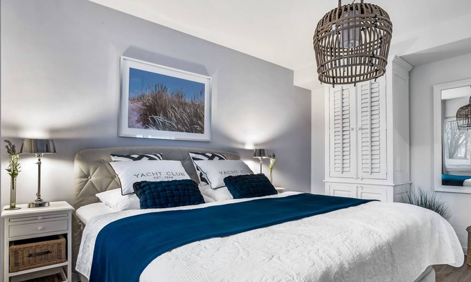 Damp Apartment | Stylish and modern furnished apartment with balcony, near the harbor.