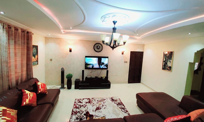 Abuja Apartment | Stylish and Spacious 3Bed Flat ShortLet Apartment