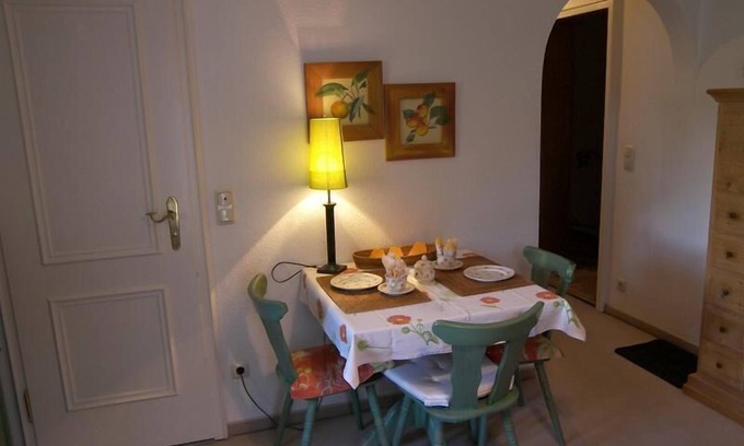 Gmain Apartment | Stylish apartment with mountain view (St3) with balcony/Steilhofweg. 45 sqm, south-facing balcony