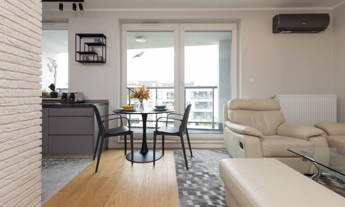 Bialoleka Apartment | Stylish Apartment With AC by Renters