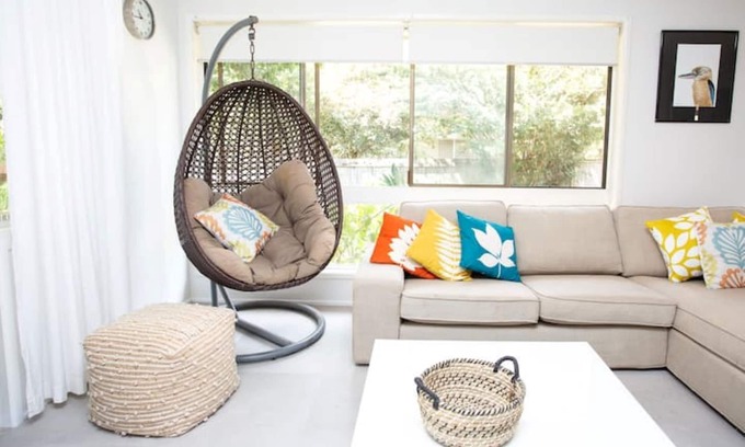 Ocean Shores House | STYLISH Beach house - 9 min walk to SOUTH GOLDEN beach! BOOK BLUESFEST!
