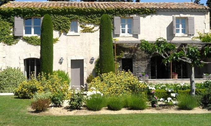 Paradou Villa | Stylish Big Country House with large heated Magnesium Pool full aircon Paradou