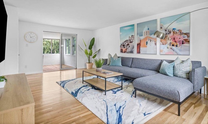 Pittsburgh House | Stylish & Bright 4Bdrm House on Mt Troy/Pittsburgh