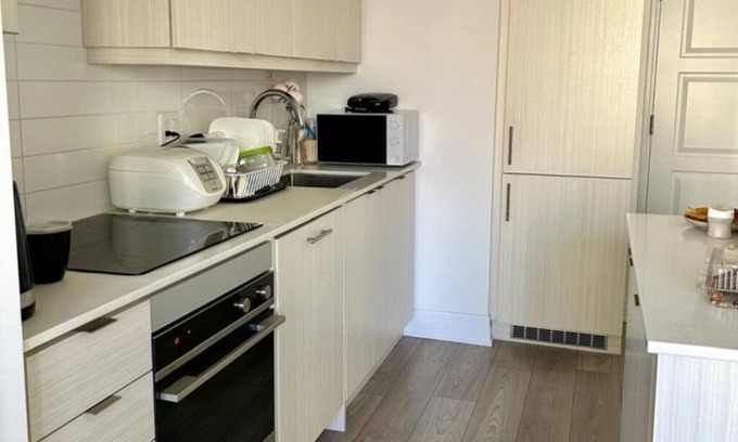 Downtown Mississauga Apartment | Stylish Condo in the Heart of the City