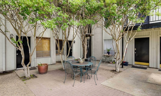 Knox - Henderson Apartment | Stylish Condo w/Pool in Knox Henderson!